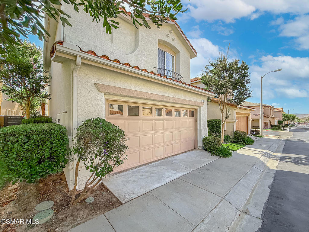 619 Hooper Avenue Simi Valley, CA 93065 - Photo 2 of 56