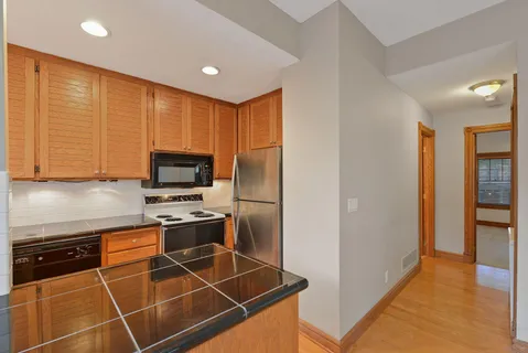 $995,000 | 197 North Kent Street, St. Paul, MN 55102
