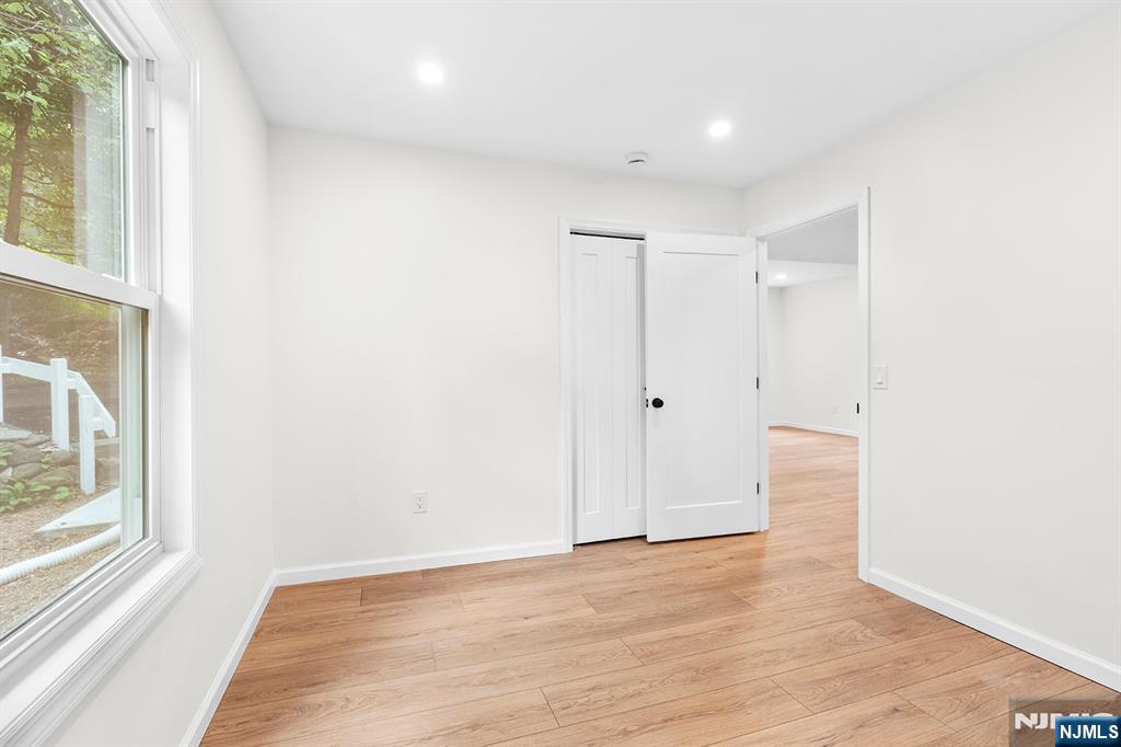 39 Old Road Ringwood, NJ 07456 - Photo 16 of 27