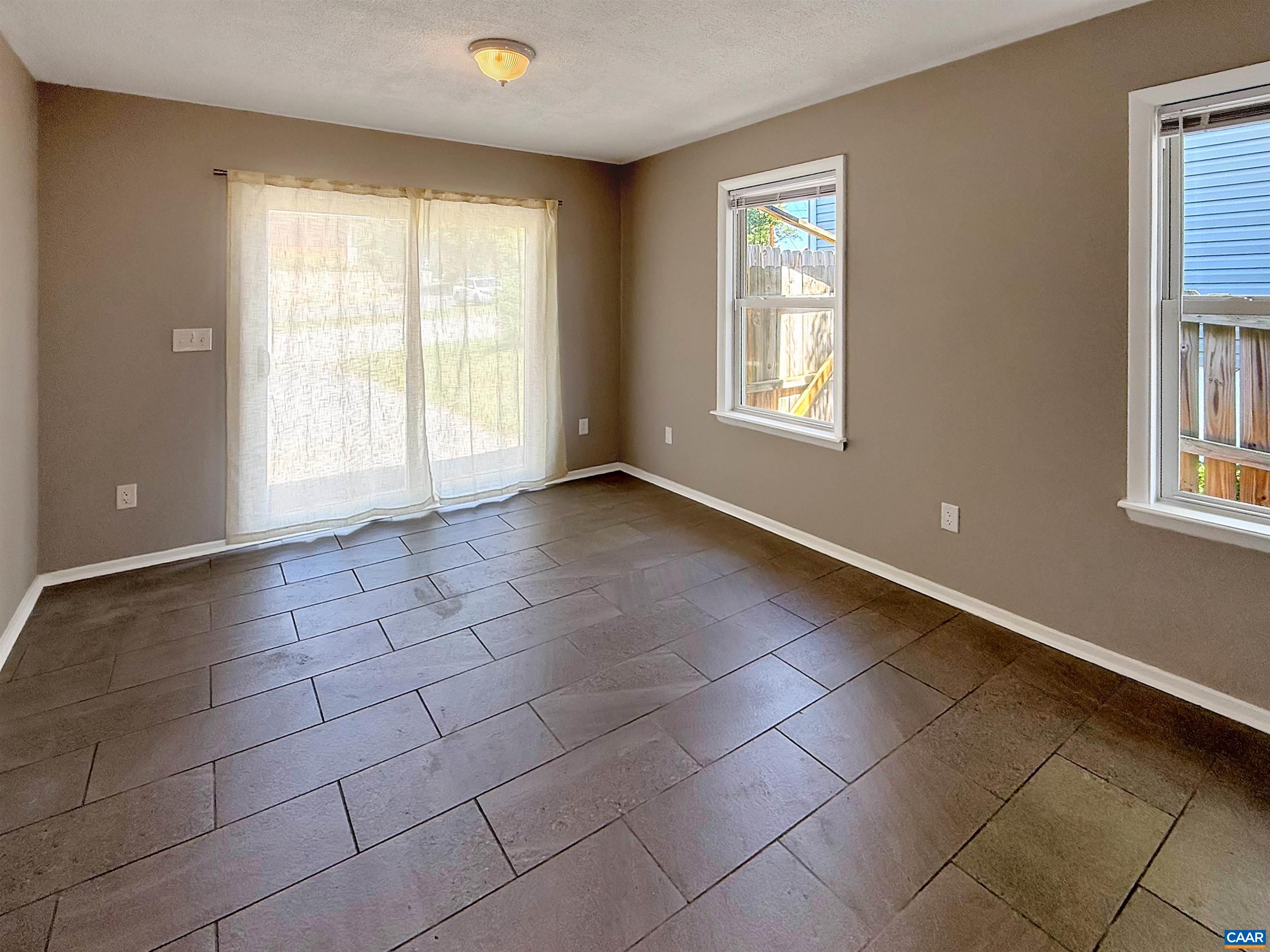 604 Market Street Waynesboro, VA 22980 - Photo 8 of 30