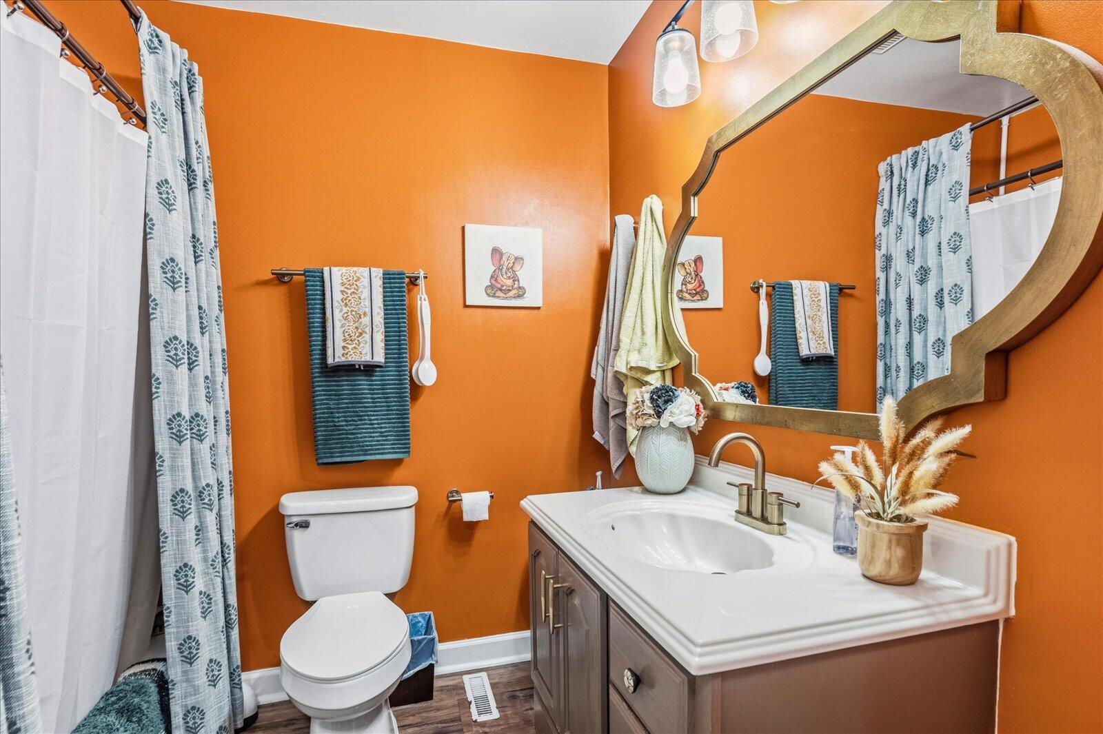 1146 Boy Scout Road Hixson, TN 37343 - Photo 17 of 29 Bathroom 2