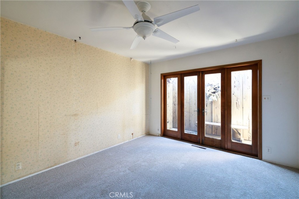 400 5th Street Manhattan Beach, CA 90266 - Photo 16 of 22 a view of an empty room with a window