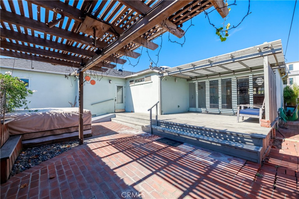 400 5th Street Manhattan Beach, CA 90266 - Photo 18 of 22 a view of a house with wooden deck