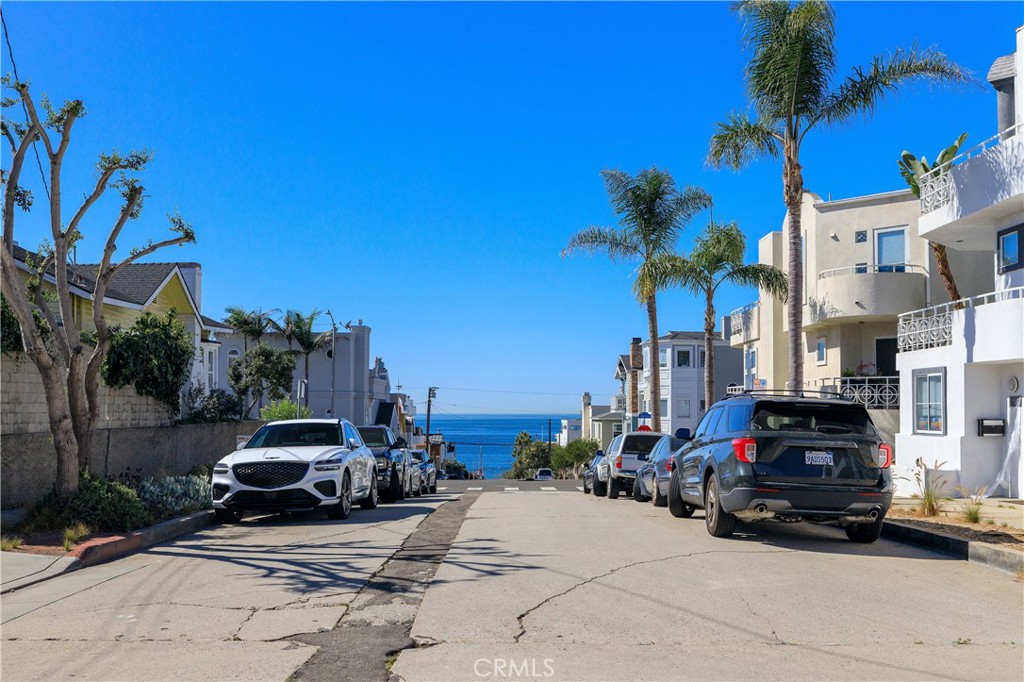 400 5th Street Manhattan Beach, CA 90266 - Photo 22 of 22 a car parked on the side of a street