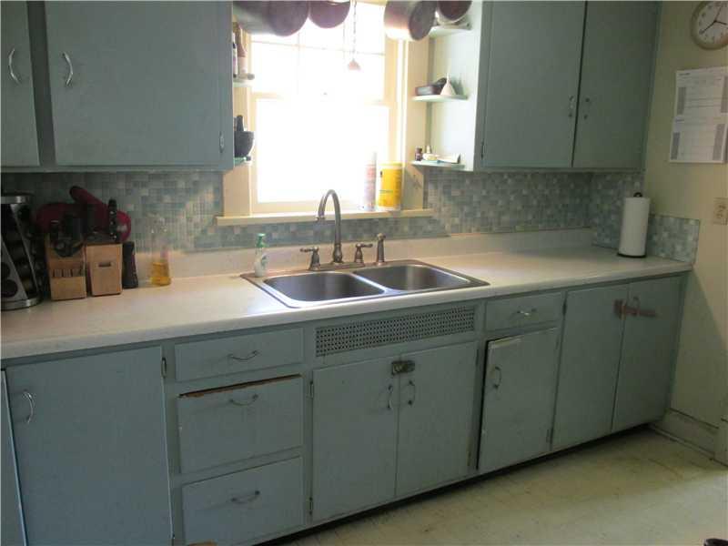 512 Mercer Road Slippery Rock, PA 16057 - Photo 6 of 9 Kitchen.