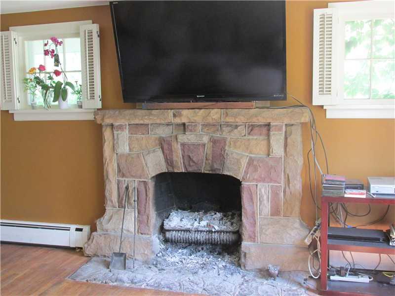 512 Mercer Road Slippery Rock, PA 16057 - Photo 9 of 9 Living Room.