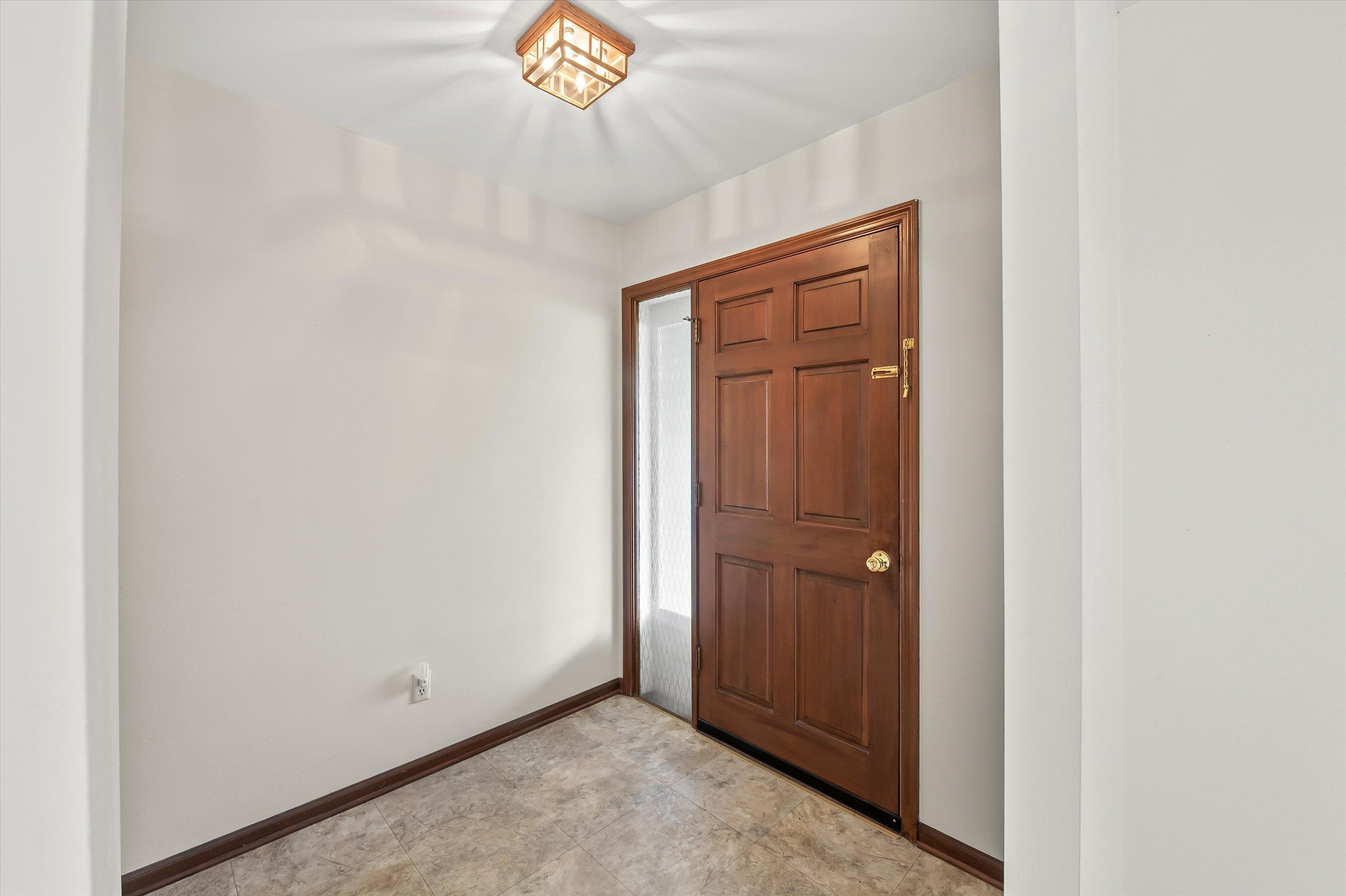 1007 Dona Road Hartland, WI 53029 - Photo 16 of 44