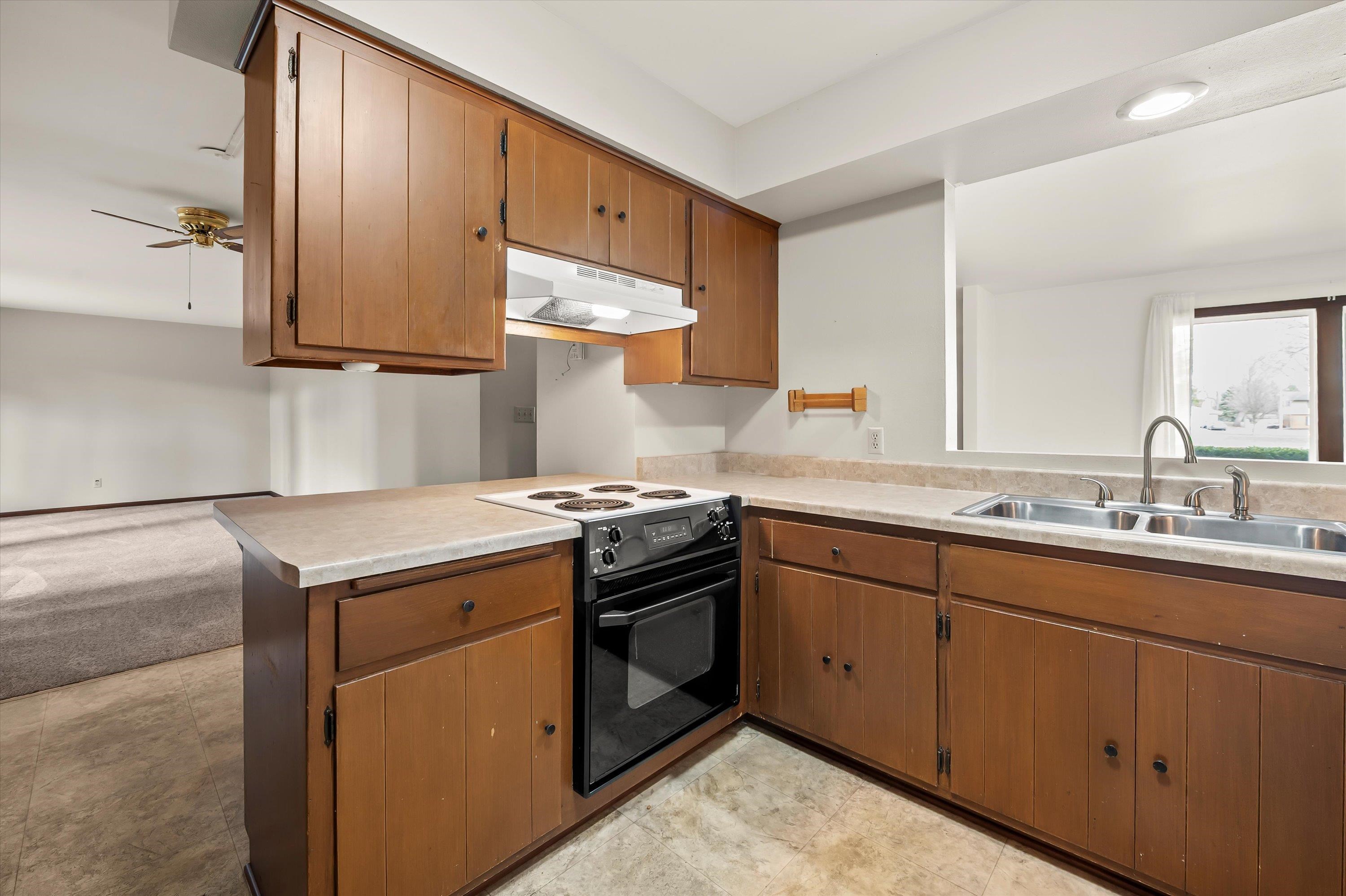 1007 Dona Road Hartland, WI 53029 - Photo 4 of 44