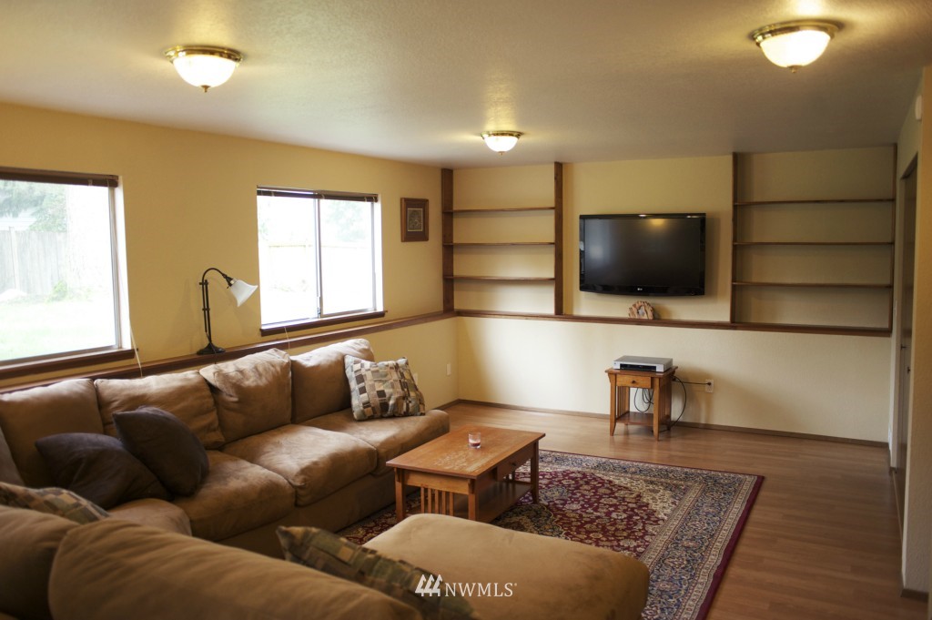 16631 26th Avenue Southeast Bothell, WA 98012 - Photo 2 of 15 Gallery Image 2