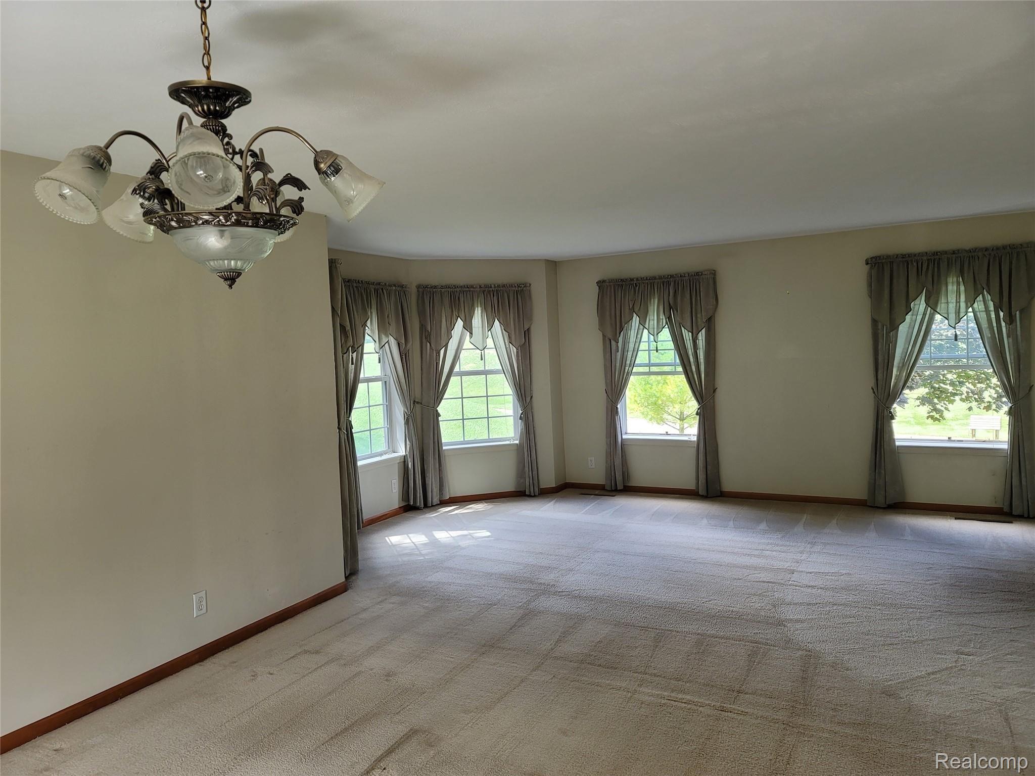 4372 Ridge Court Pinckney, MI 48169 - Photo 14 of 34 20200830_143712.jpg