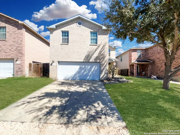 $1,575 | 8219 Maple Meadow Drive, Converse, TX 78109