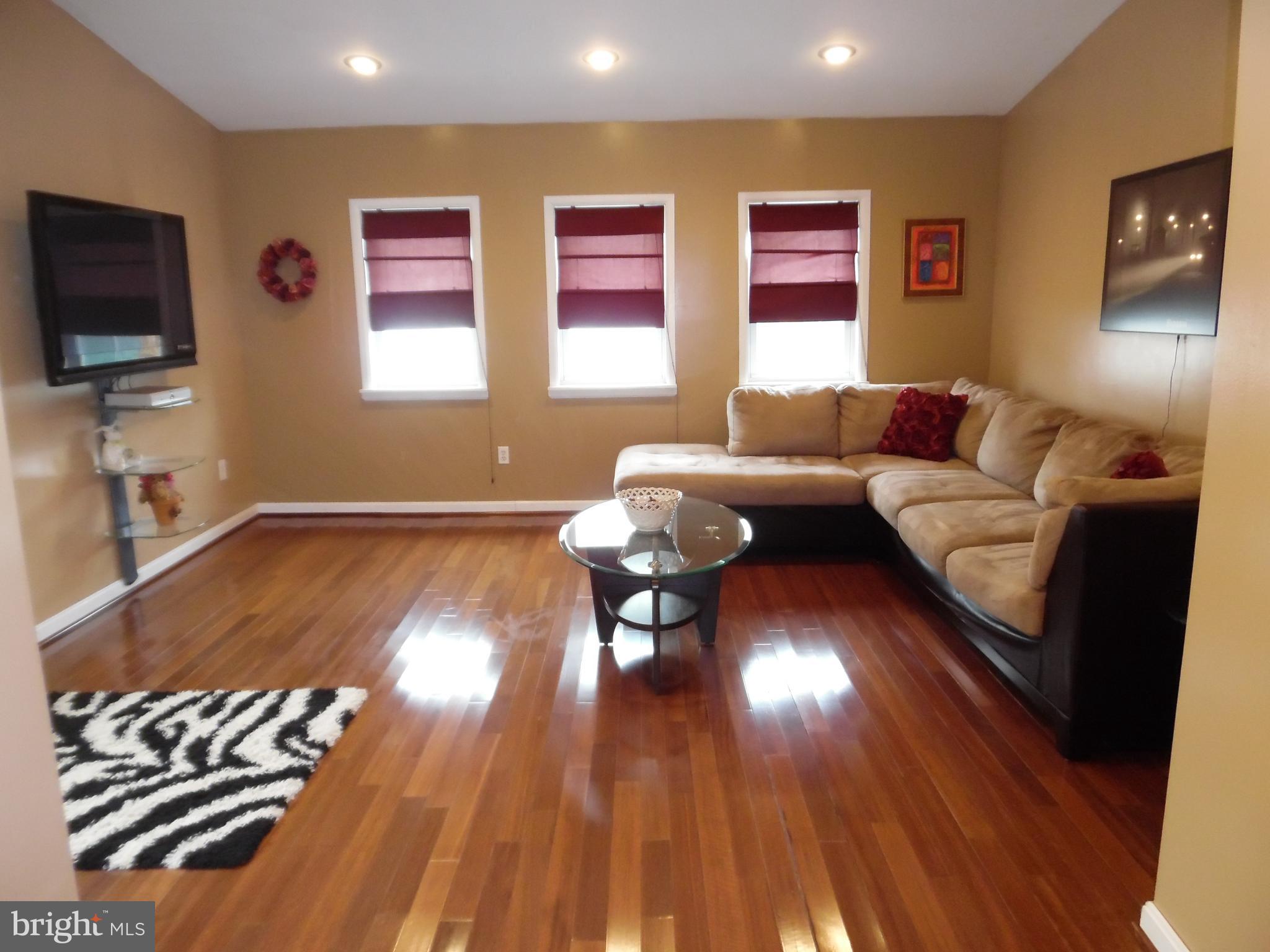 12243 Rambler Road Philadelphia, PA 19154 - Photo 17 of 26 Family room