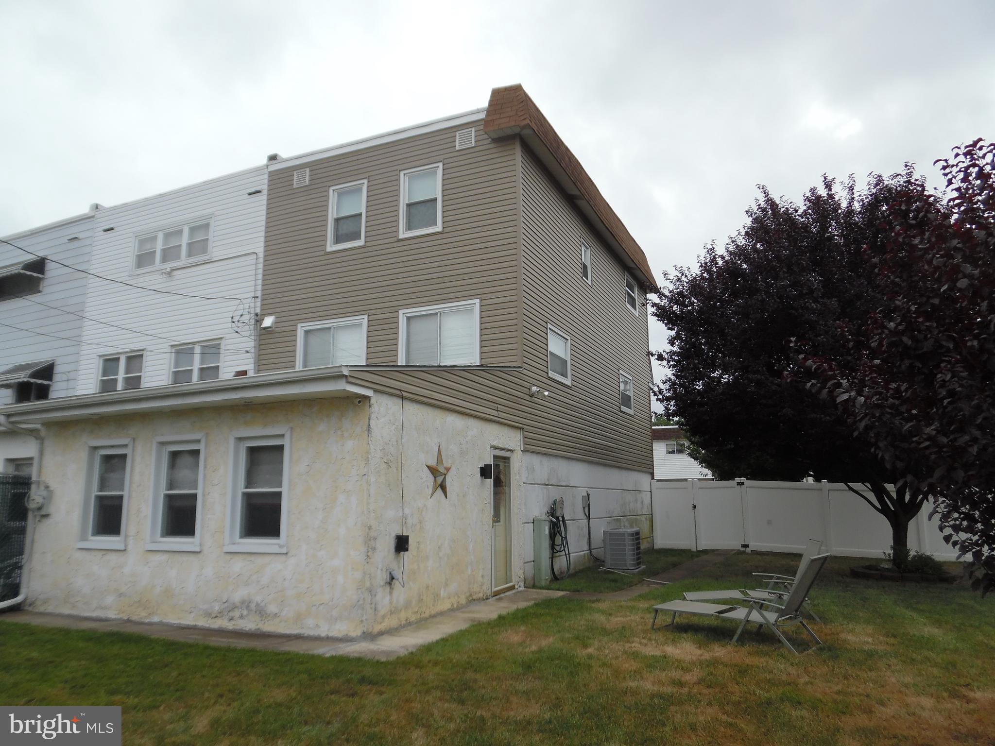 12243 Rambler Road Philadelphia, PA 19154 - Photo 4 of 26 Rear view