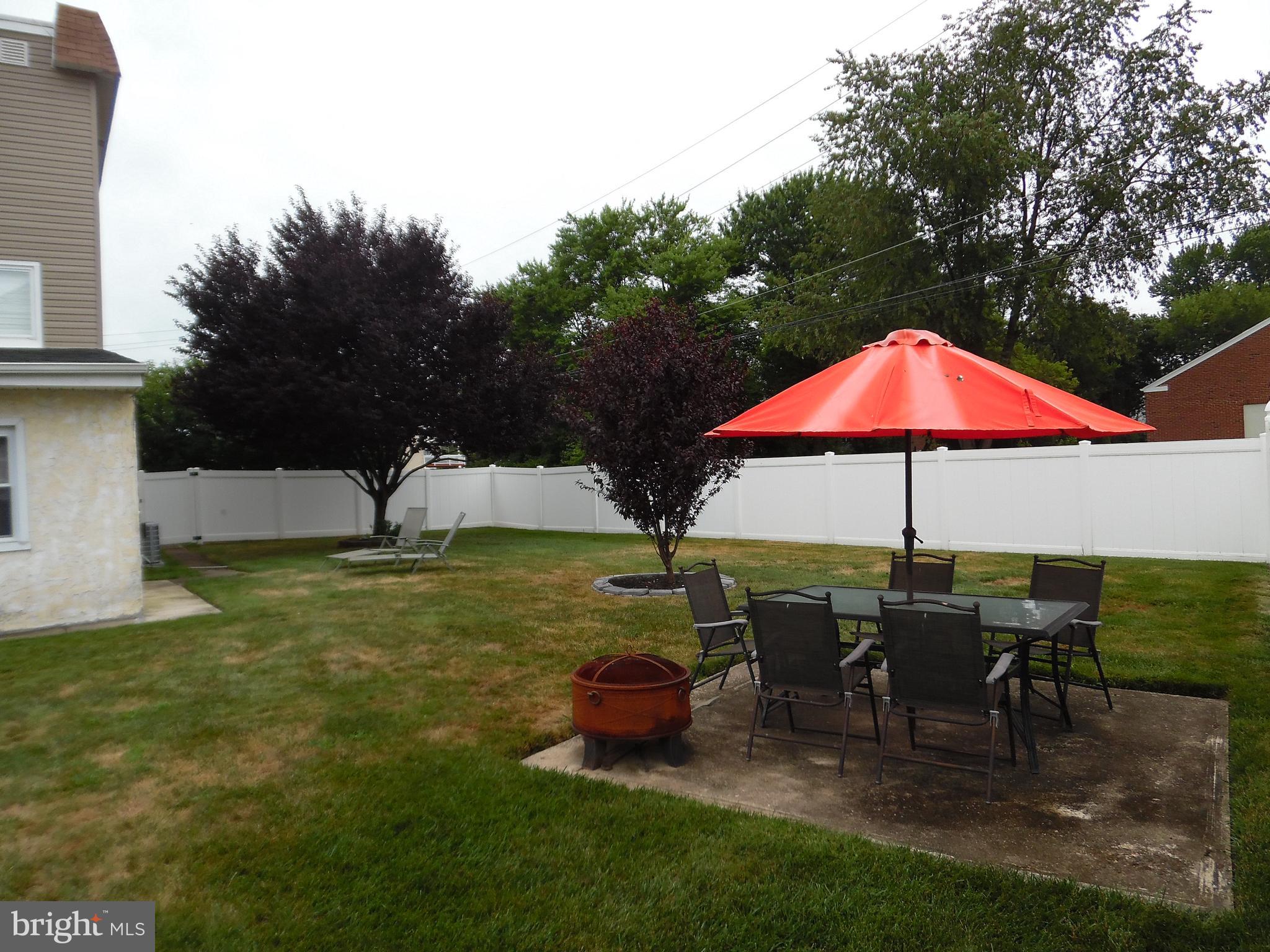 12243 Rambler Road Philadelphia, PA 19154 - Photo 5 of 26 Rear yard