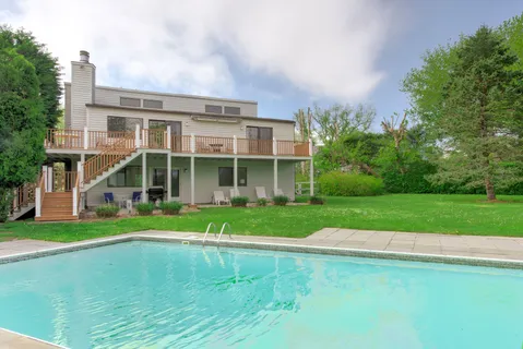 Undisclosed Address, Bridgehampton, NY 11932