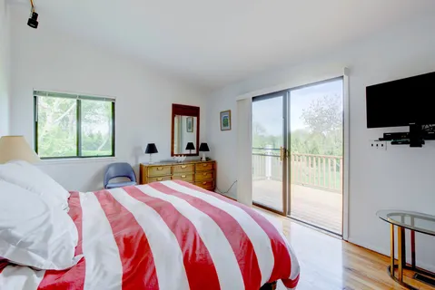 Undisclosed Address, Bridgehampton, NY 11932