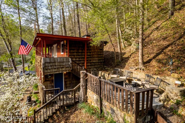 $489,000 | 6851 Old Walland Highway, Townsend, TN 37882