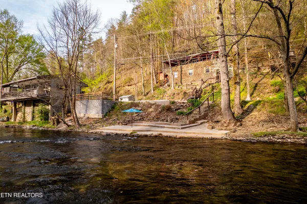 $489,000 | 6851 Old Walland Highway, Townsend, TN 37882