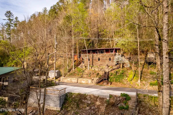 $489,000 | 6851 Old Walland Highway, Townsend, TN 37882