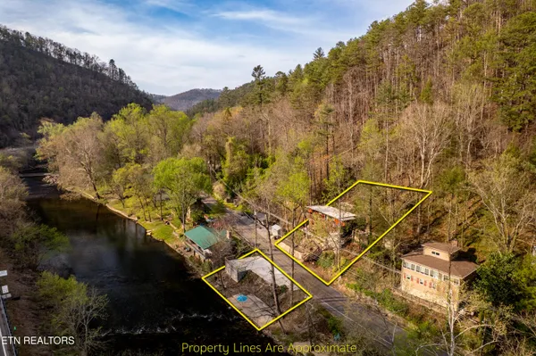 $489,000 | 6851 Old Walland Highway, Townsend, TN 37882