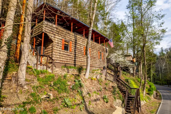 $489,000 | 6851 Old Walland Highway, Townsend, TN 37882