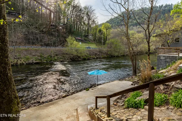 $489,000 | 6851 Old Walland Highway, Townsend, TN 37882