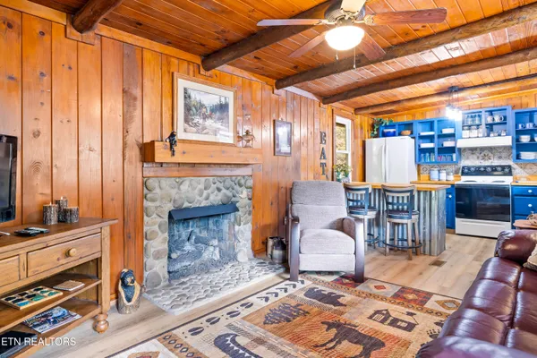 $489,000 | 6851 Old Walland Highway, Townsend, TN 37882