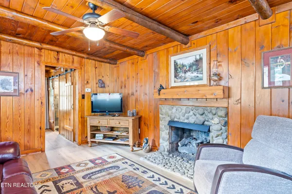 $489,000 | 6851 Old Walland Highway, Townsend, TN 37882