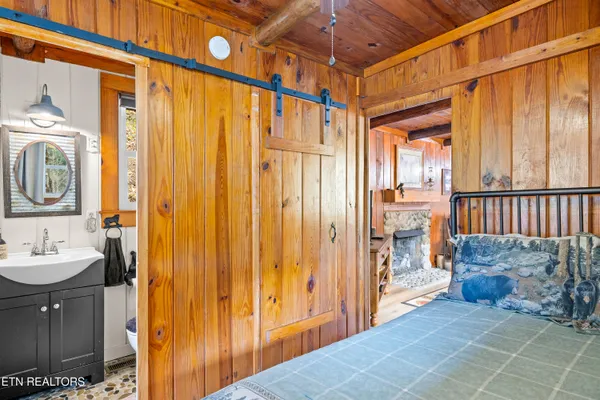 $489,000 | 6851 Old Walland Highway, Townsend, TN 37882