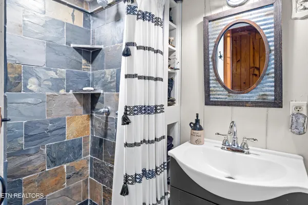 $489,000 | 6851 Old Walland Highway, Townsend, TN 37882