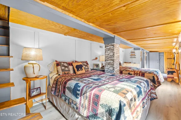 $489,000 | 6851 Old Walland Highway, Townsend, TN 37882