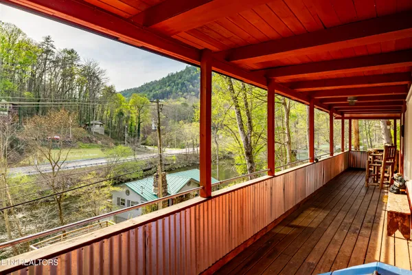 $489,000 | 6851 Old Walland Highway, Townsend, TN 37882