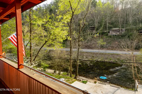 $489,000 | 6851 Old Walland Highway, Townsend, TN 37882