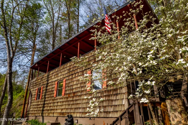 $489,000 | 6851 Old Walland Highway, Townsend, TN 37882