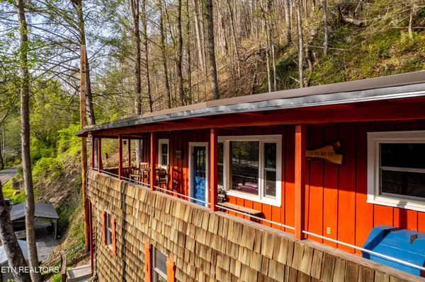 $489,000 | 6851 Old Walland Highway, Townsend, TN 37882