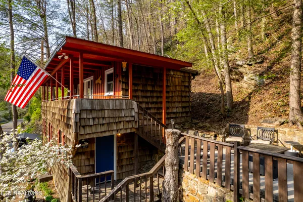 $489,000 | 6851 Old Walland Highway, Townsend, TN 37882