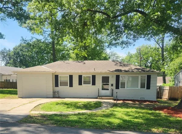 $179,000 | 2102 South Claremont Avenue, Independence, MO 64052