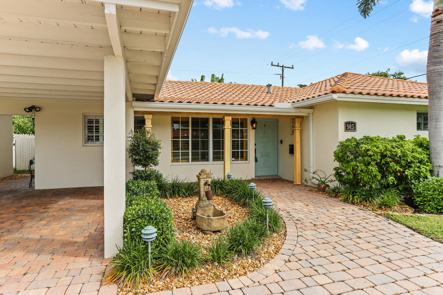 915 Southwest 5th Street Boca Raton, FL 33486 - Photo 5 of 41 915 SW 5th St Boca Raton FL-large-004-01