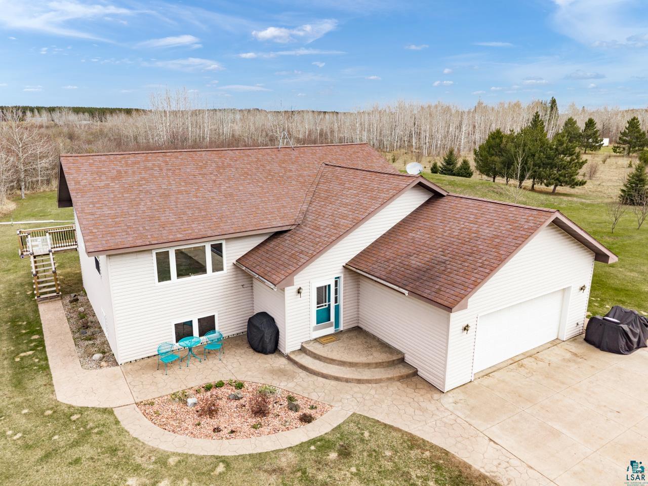 2667 Chloe Ln