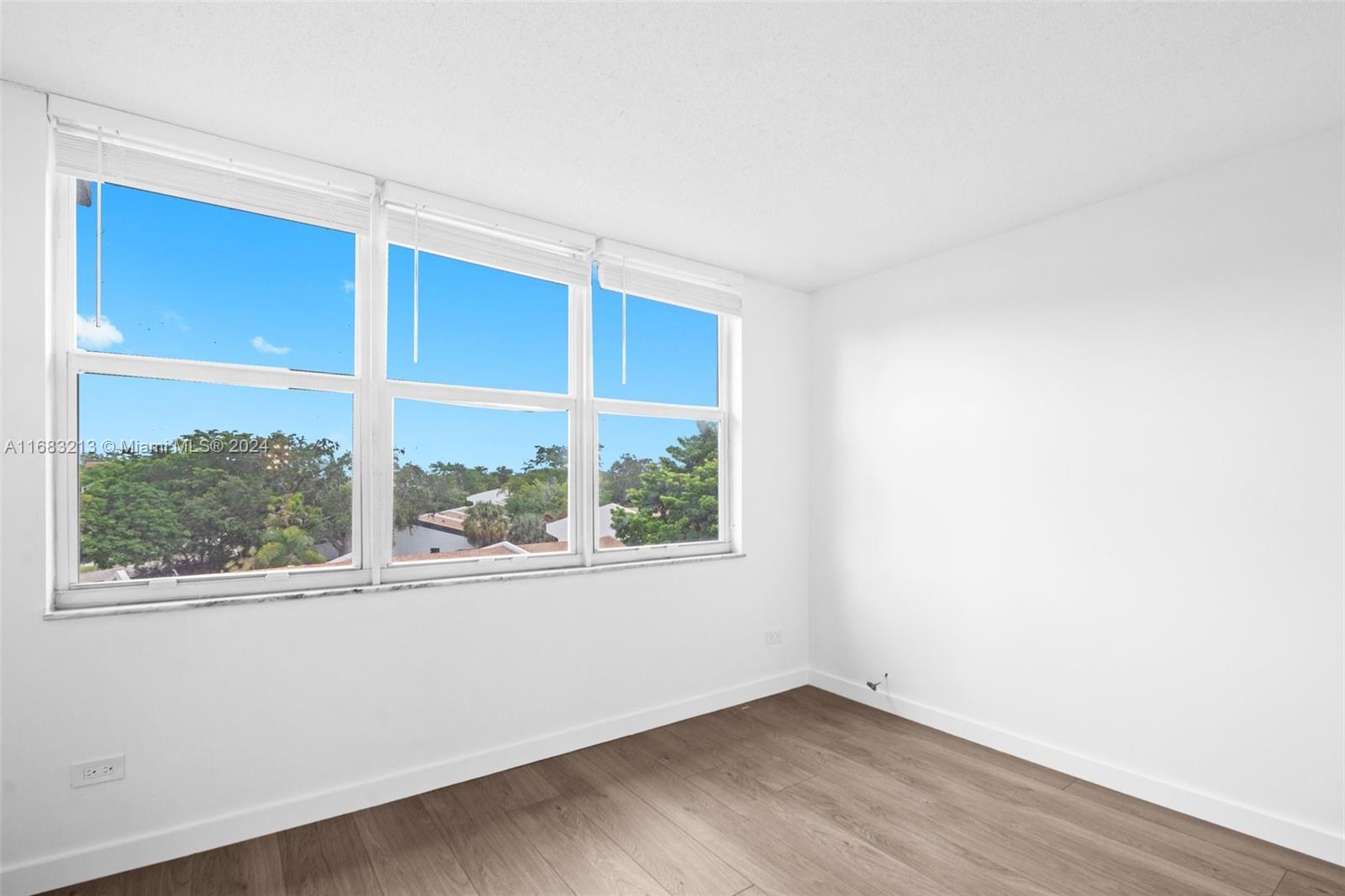 Ives Estates Miami, FL 33179 - Photo 5 of 15