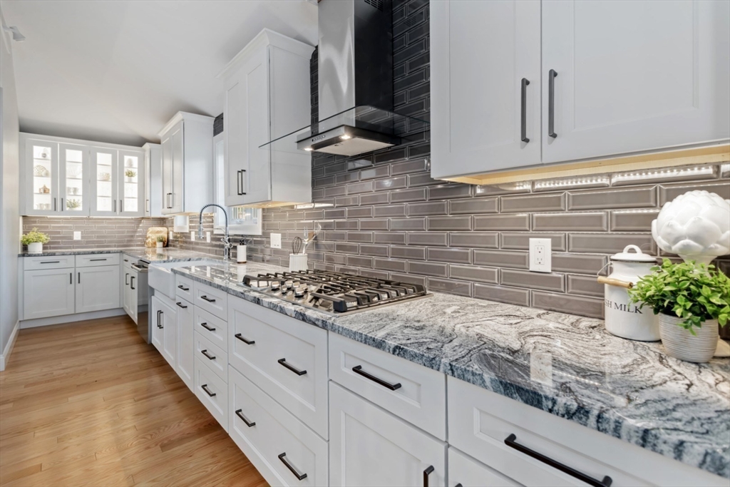 21 McCullough Road Saugus, MA 01906 - Photo 15 of 41