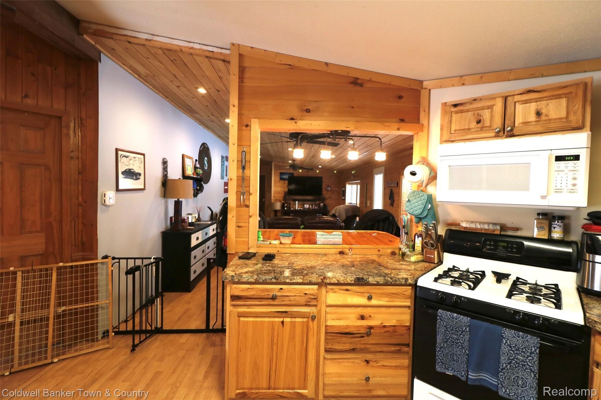 5353 Warner Road Fowlerville, MI 48836 - Photo 16 of 30 Kitchen - Living