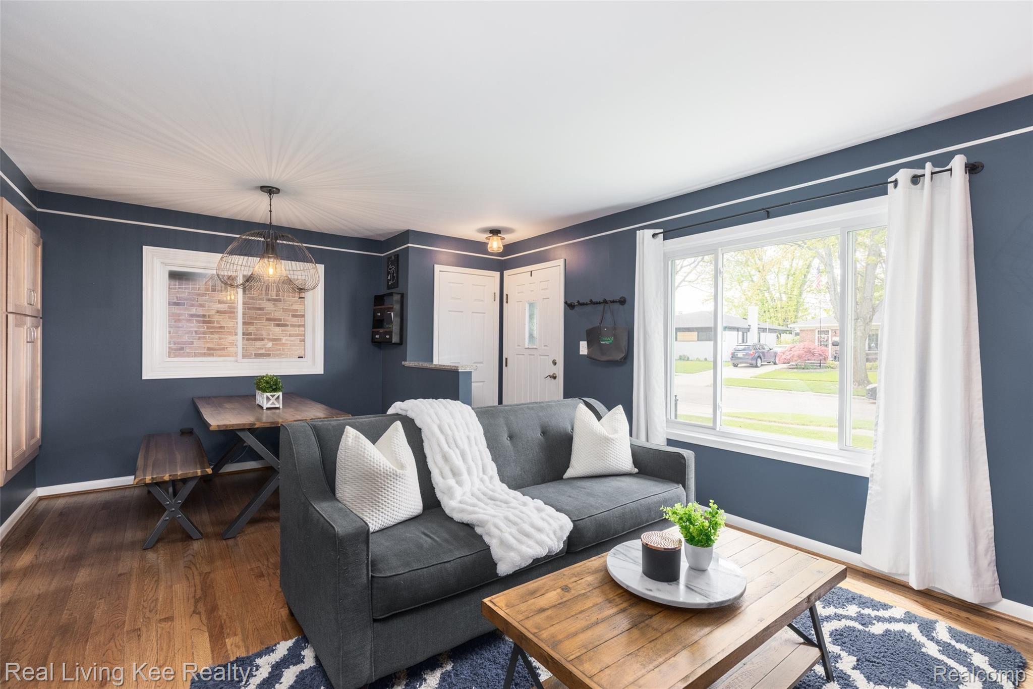 1330 Sycamore Drive Rochester, MI 48307 - Photo 4 of 31 bluewall-4.jpg