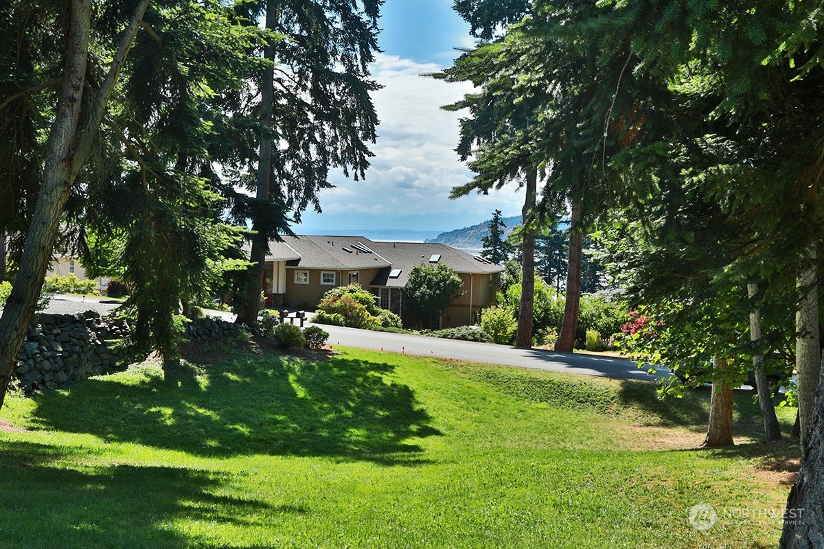 6329 Sahalee Court Clinton, WA 98236 - Photo 4 of 36 a view of yard with green space