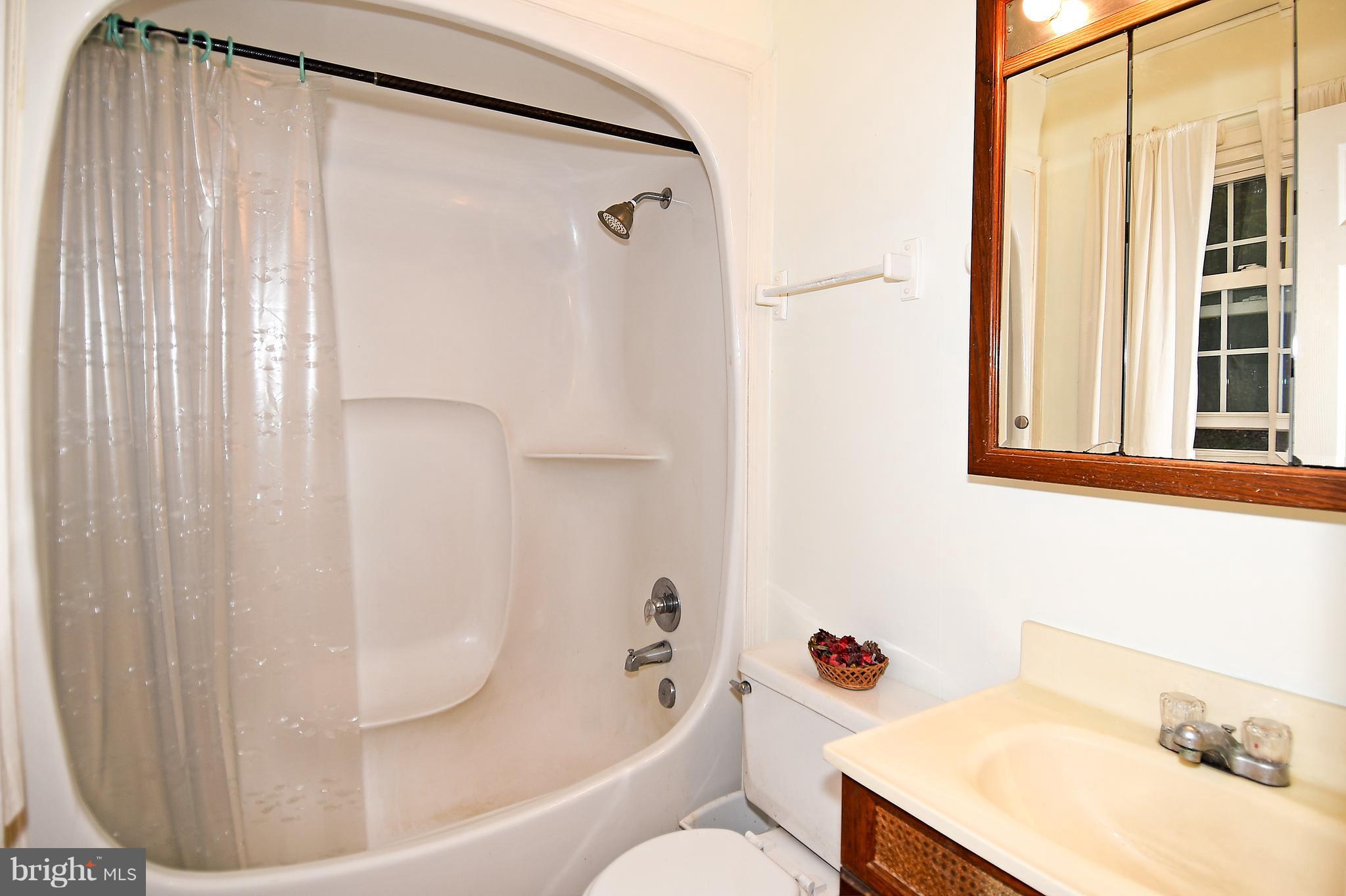 12248 Purcell Road Manassas, VA 20112 - Photo 18 of 30 Bath (Master)