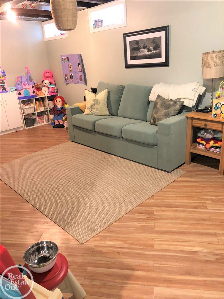 1545 Roslyn Road Grosse Pointe, MI 48236 - Photo 26 of 51 31357981-26.JPG