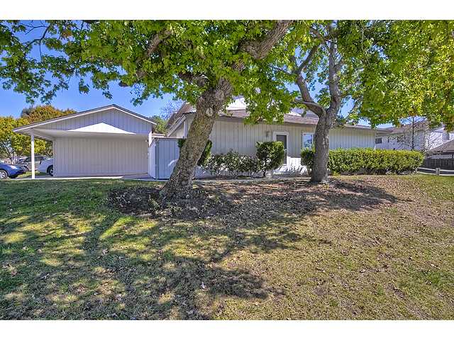 1751 Red Barn Road Encinitas, CA 92024 - Photo 11 of 15 1 STORY END UNIT WITH NOBODY ABOVE OR BELOW YOU.