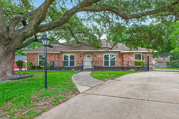 $2,500 | 2003 Point Clear Court, Missouri City, TX 77459