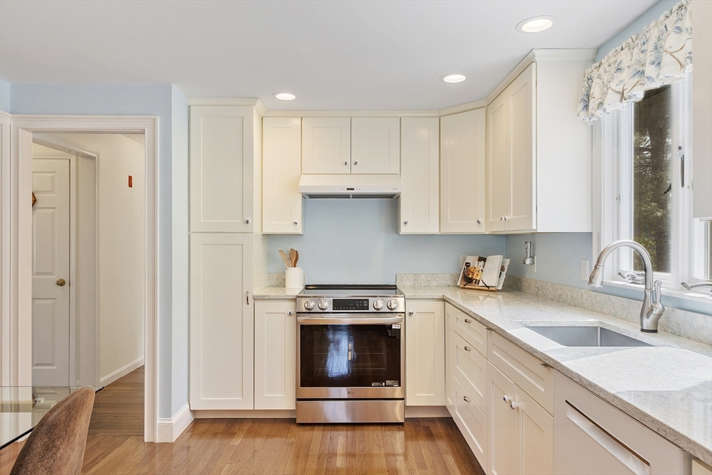 22 Robinwood Road Acton, MA 01720 - Photo 14 of 42 Gallery Image 14
