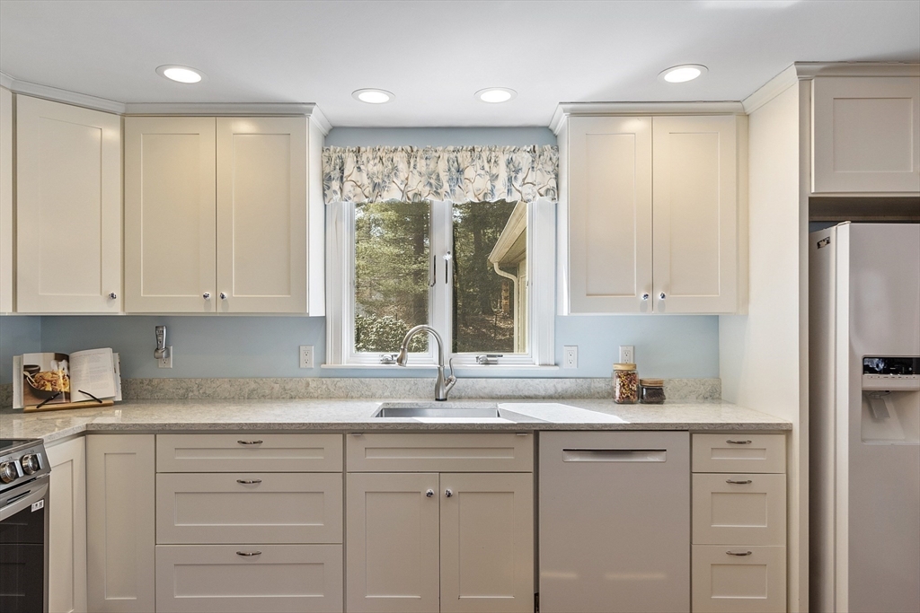 22 Robinwood Road Acton, MA 01720 - Photo 15 of 42 Gallery Image 15